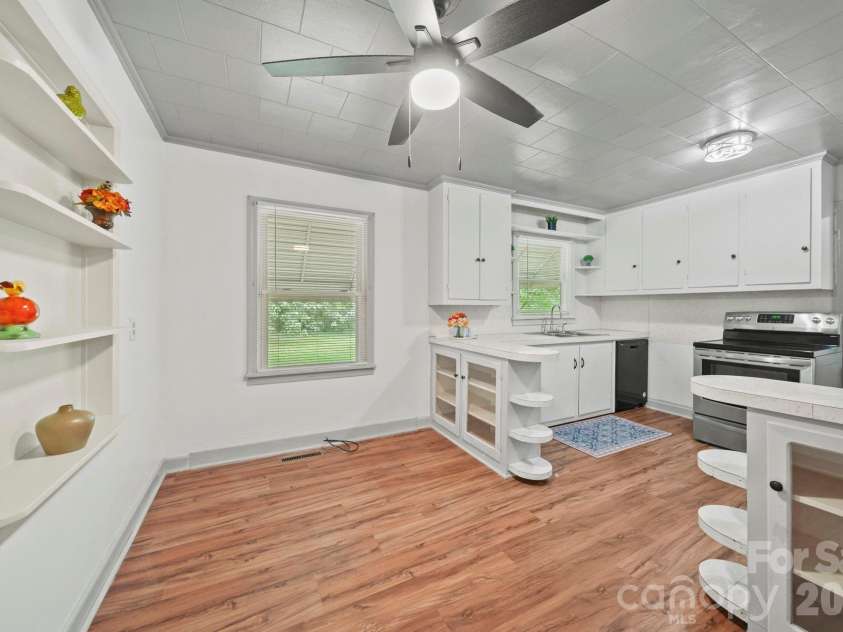208 Clancy Street, Salisbury, NC 28147.  MLS# CAR4416919, YatesRealty ID 46425. 