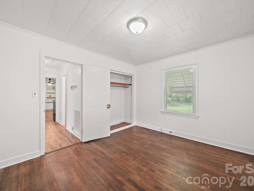 208 Clancy Street, Salisbury, NC 28147.  MLS# CAR4416919, YatesRealty ID 46425. 