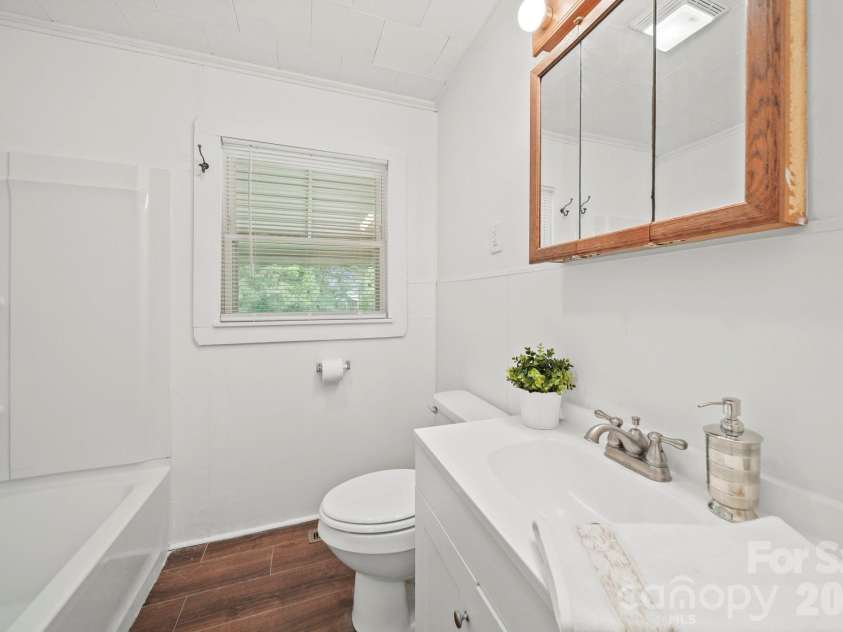 208 Clancy Street, Salisbury, NC 28147.  MLS# CAR4416919, YatesRealty ID 46425. 