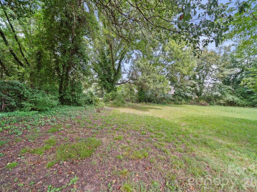 208 Clancy Street, Salisbury, NC 28147.  MLS# CAR4416919, YatesRealty ID 46425. 