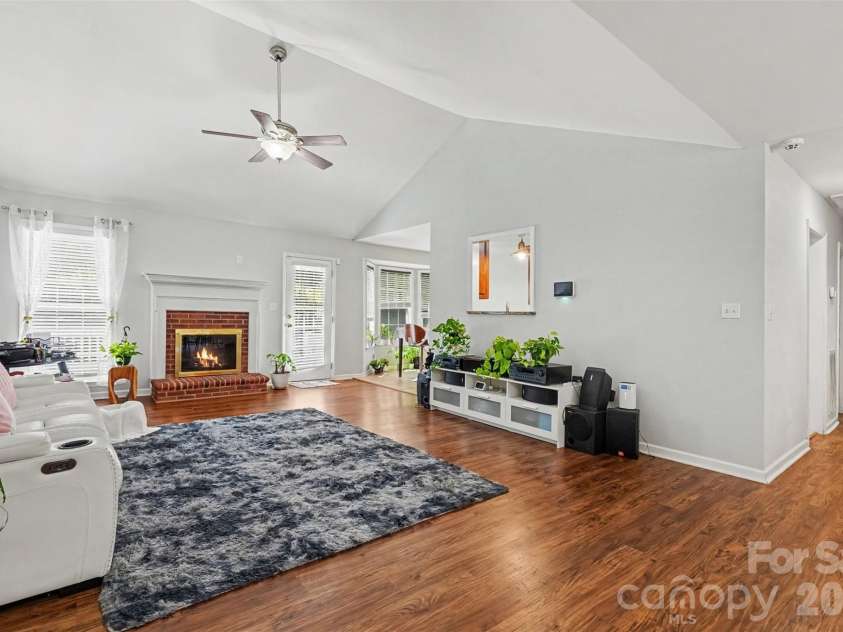 8202 Stevens Mill Road, Matthews, NC 28104.  MLS# CAR4417158, YatesRealty ID 46427. 