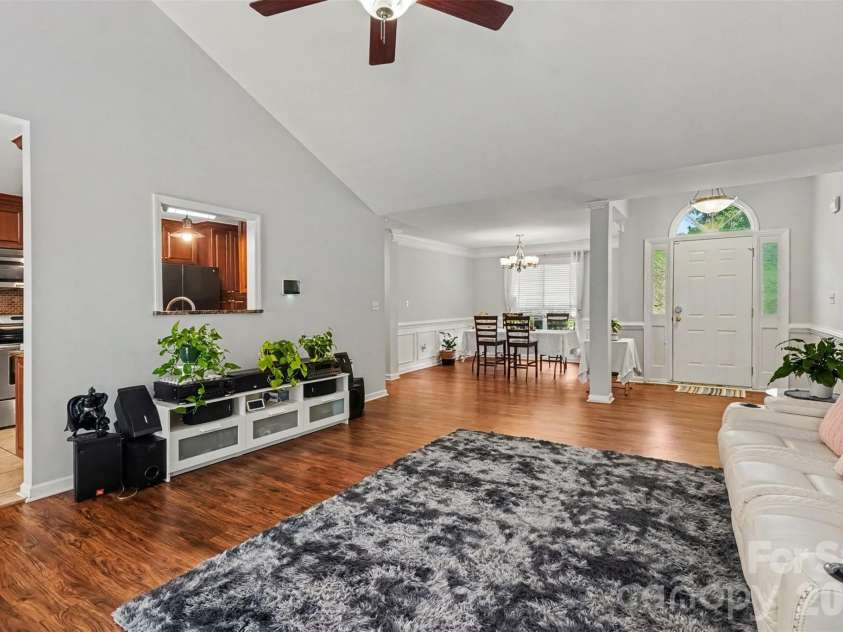 8202 Stevens Mill Road, Matthews, NC 28104.  MLS# CAR4417158, YatesRealty ID 46427. 