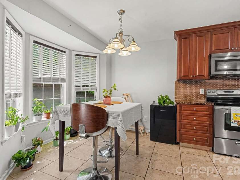 8202 Stevens Mill Road, Matthews, NC 28104.  MLS# CAR4417158, YatesRealty ID 46427. 