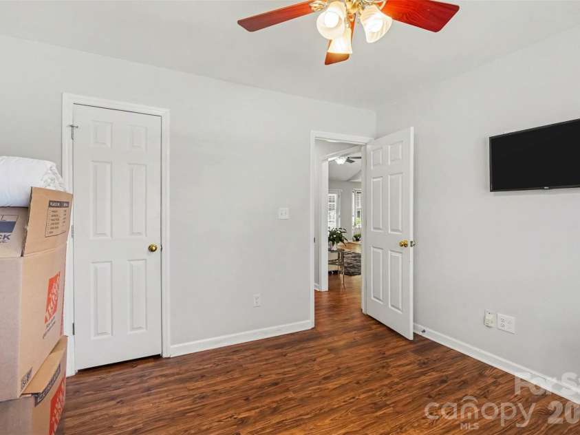 8202 Stevens Mill Road, Matthews, NC 28104.  MLS# CAR4417158, YatesRealty ID 46427. 