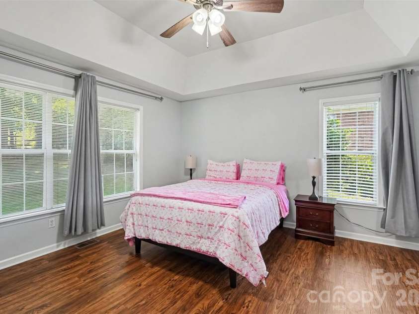 8202 Stevens Mill Road, Matthews, NC 28104.  MLS# CAR4417158, YatesRealty ID 46427. 