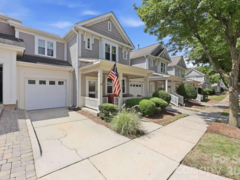 8124 Village Harbor Drive, Cornelius, NC 28031.  MLS# CAR4416771, YatesRealty ID 46428. 