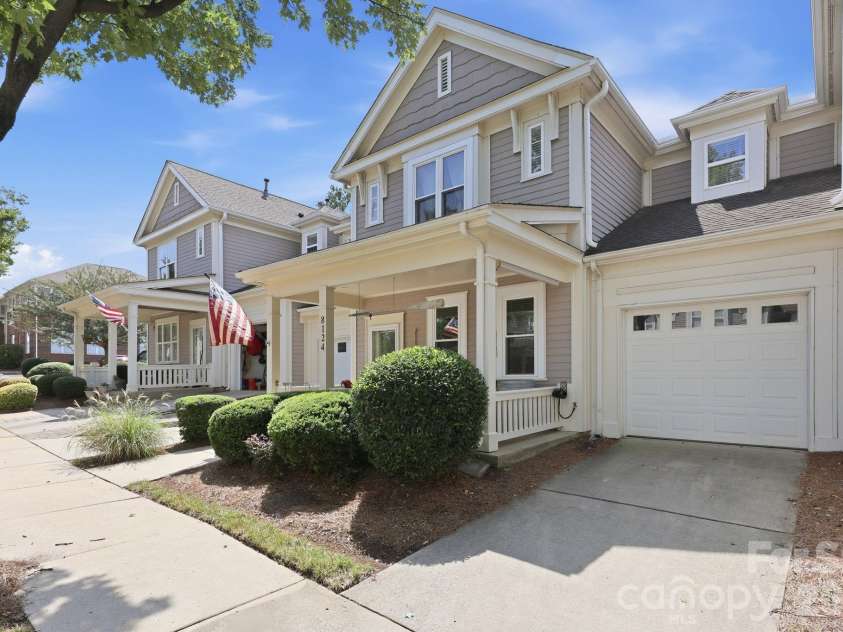 8124 Village Harbor Drive, Cornelius, NC 28031.  MLS# CAR4416771, YatesRealty ID 46428. 