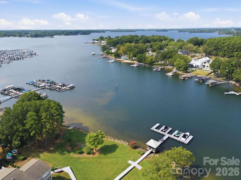 8124 Village Harbor Drive, Cornelius, NC 28031.  MLS# CAR4416771, YatesRealty ID 46428. 