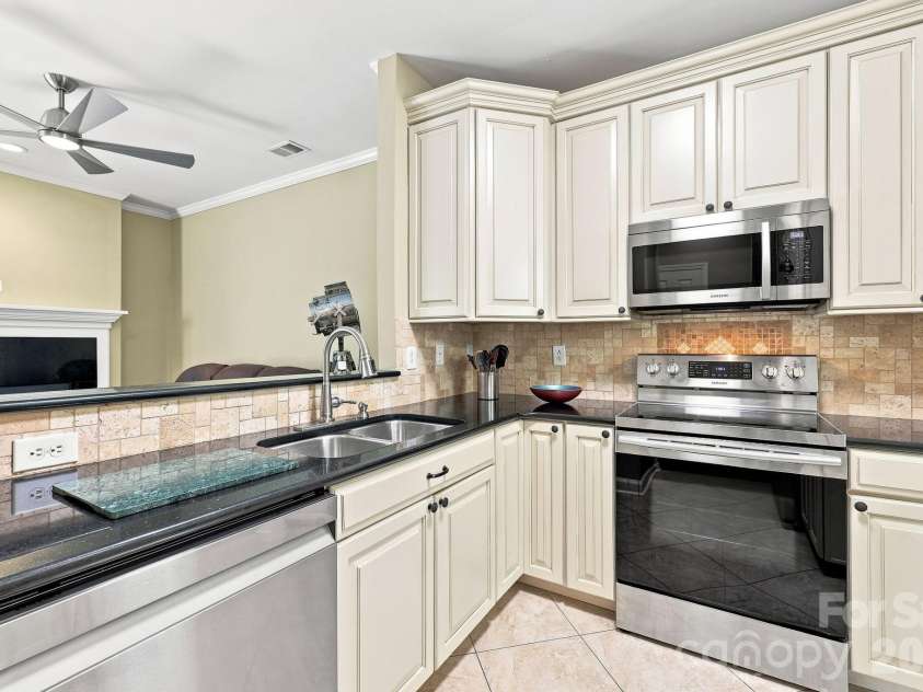 8124 Village Harbor Drive, Cornelius, NC 28031.  MLS# CAR4416771, YatesRealty ID 46428. 