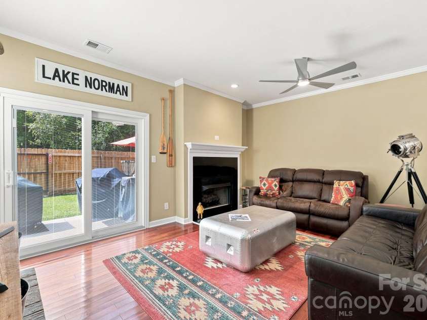 8124 Village Harbor Drive, Cornelius, NC 28031.  MLS# CAR4416771, YatesRealty ID 46428. 