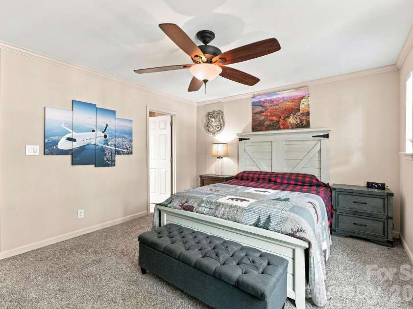 8124 Village Harbor Drive, Cornelius, NC 28031.  MLS# CAR4416771, YatesRealty ID 46428. 