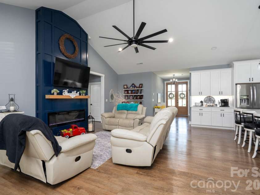 3012 Cedar Point Drive, Shelby, NC 28150.  MLS# CAR4417265, YatesRealty ID 46429. 