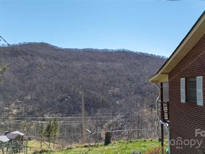 1306 Fork Mountain Road, Bakersville, NC 28705.  MLS# CAR4238711, YatesRealty ID 4643. 