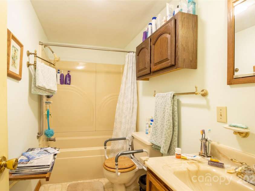 1306 Fork Mountain Road, Bakersville, NC 28705.  MLS# CAR4238711, YatesRealty ID 4643. 