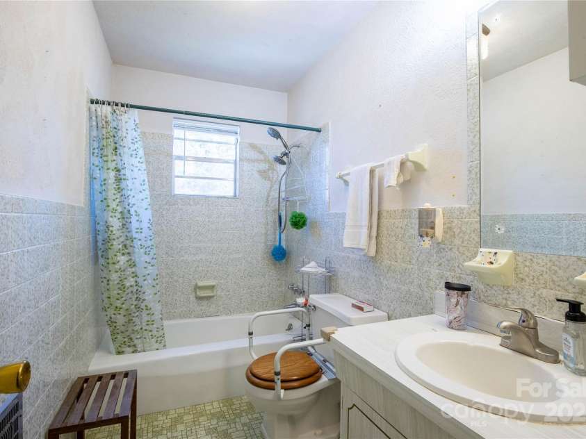 1306 Fork Mountain Road, Bakersville, NC 28705.  MLS# CAR4238711, YatesRealty ID 4643. 