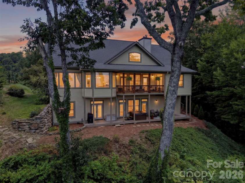851 Sunlight Ridge Drive, Hendersonville, NC 28792.  MLS# CAR4416589, YatesRealty ID 46430. 