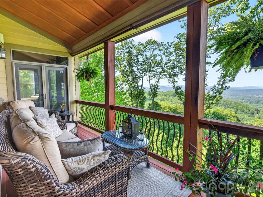 851 Sunlight Ridge Drive, Hendersonville, NC 28792.  MLS# CAR4416589, YatesRealty ID 46430. 