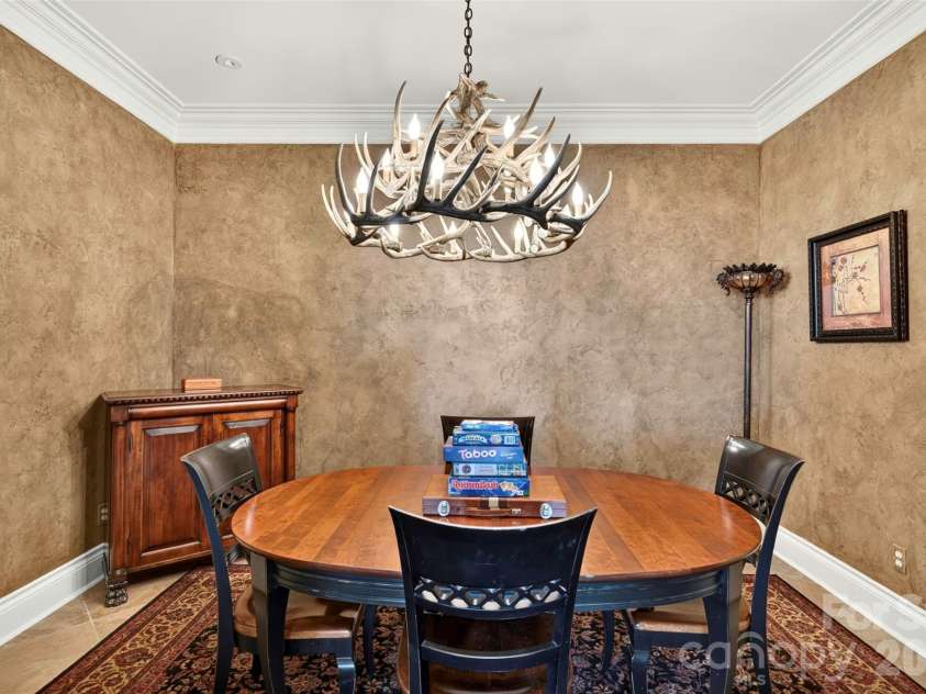 851 Sunlight Ridge Drive, Hendersonville, NC 28792.  MLS# CAR4416589, YatesRealty ID 46430. 