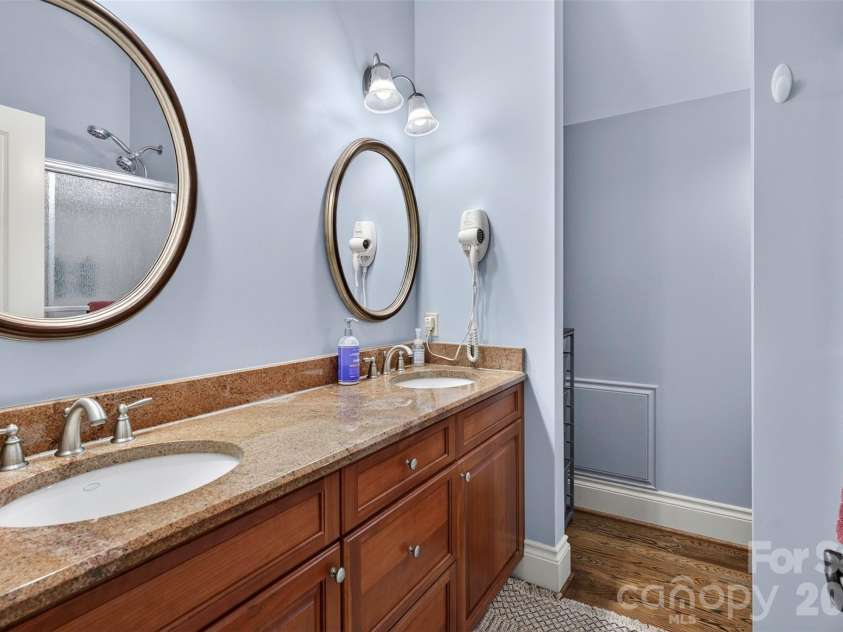 851 Sunlight Ridge Drive, Hendersonville, NC 28792.  MLS# CAR4416589, YatesRealty ID 46430. 