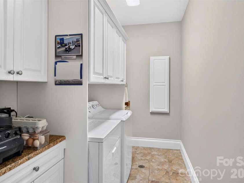 851 Sunlight Ridge Drive, Hendersonville, NC 28792.  MLS# CAR4416589, YatesRealty ID 46430. 