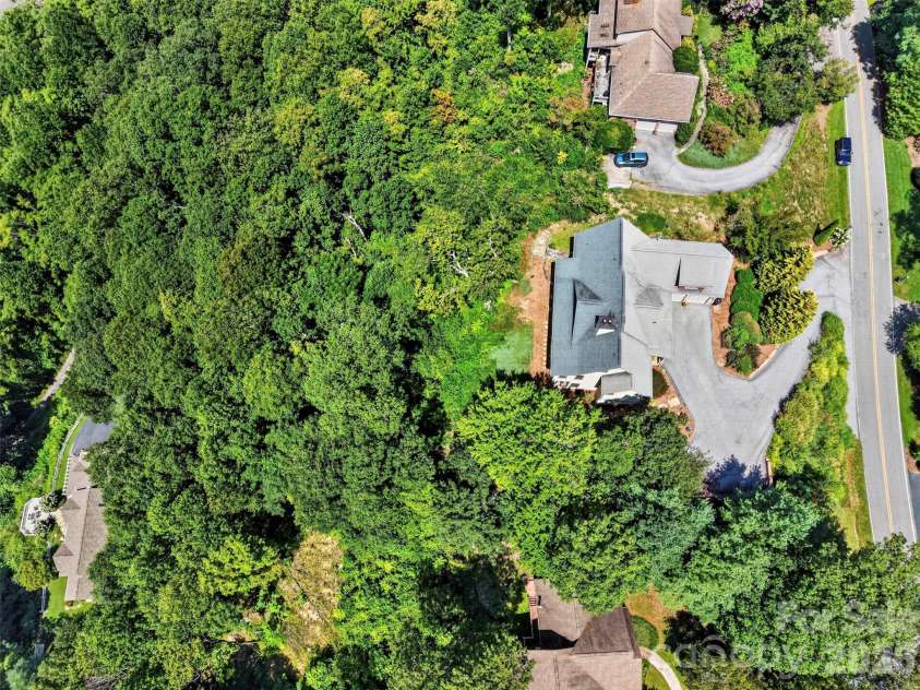 851 Sunlight Ridge Drive, Hendersonville, NC 28792.  MLS# CAR4416589, YatesRealty ID 46430. 