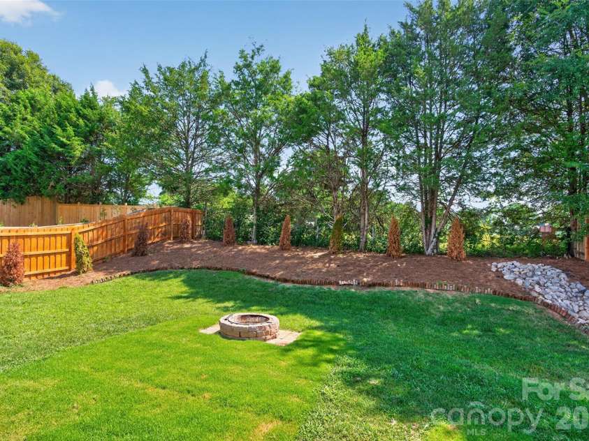 119 Milroy Lane, Mooresville, NC 28115.  MLS# CAR4416417, YatesRealty ID 46433. 