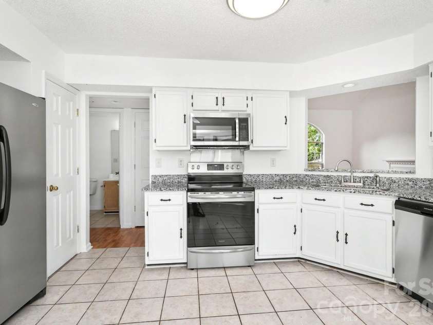 1336 Yorkdale Drive, Charlotte, NC 28217.  MLS# CAR4416560, YatesRealty ID 46434. 