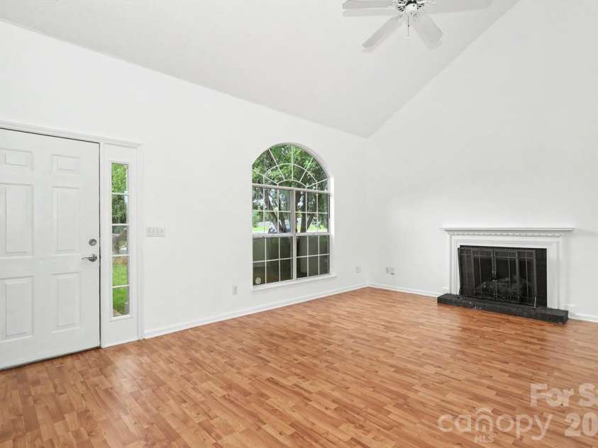 1336 Yorkdale Drive, Charlotte, NC 28217.  MLS# CAR4416560, YatesRealty ID 46434. 