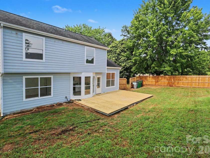 1336 Yorkdale Drive, Charlotte, NC 28217.  MLS# CAR4416560, YatesRealty ID 46434. 