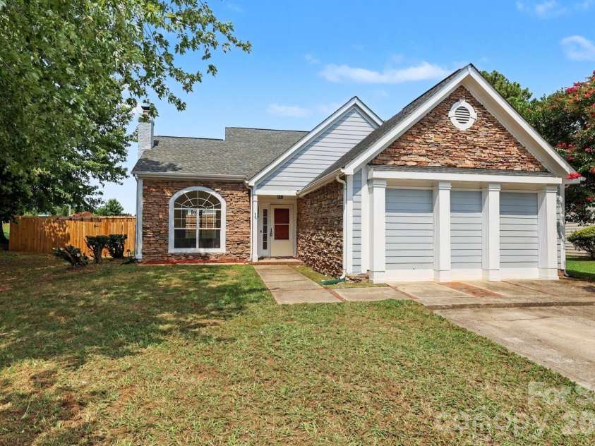 1336 Yorkdale Drive, Charlotte, NC 28217.  MLS# CAR4416560, YatesRealty ID 46434. 