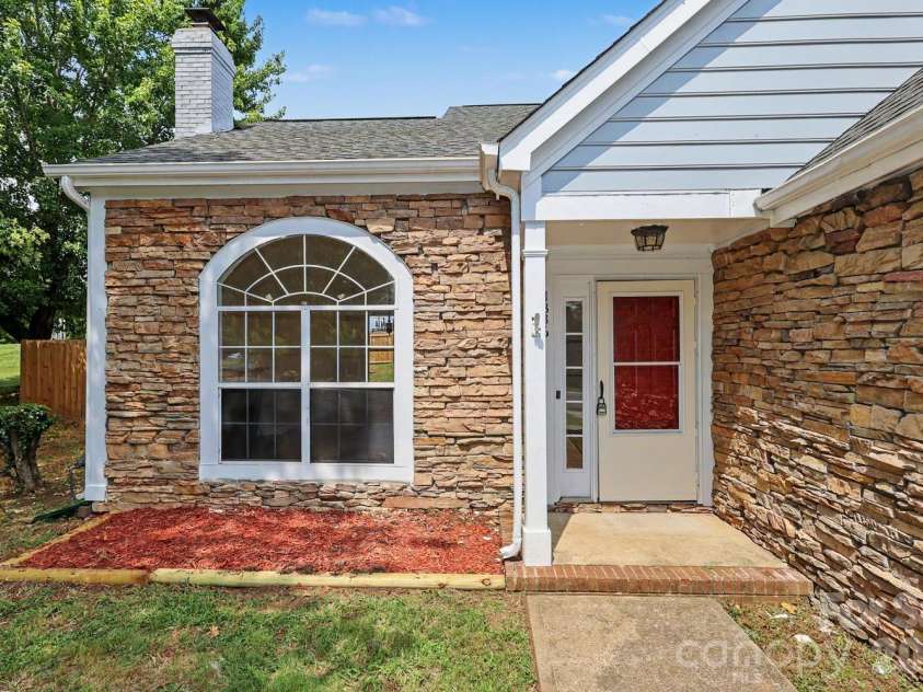 1336 Yorkdale Drive, Charlotte, NC 28217.  MLS# CAR4416560, YatesRealty ID 46434. 