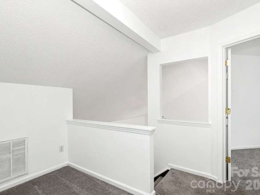 1336 Yorkdale Drive, Charlotte, NC 28217.  MLS# CAR4416560, YatesRealty ID 46434. 