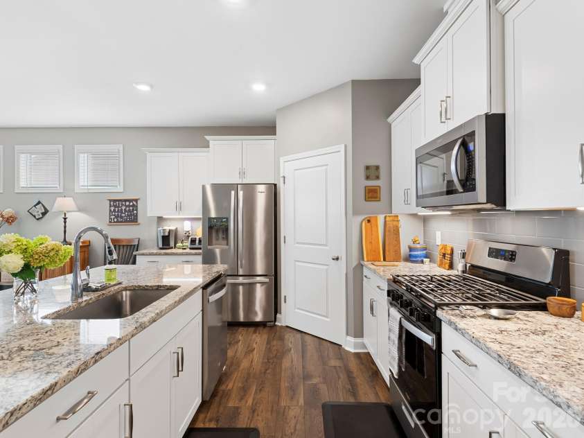78 Fox Cove Road, Hendersonville, NC 28792.  MLS# CAR4415476, YatesRealty ID 46435. Kitchen