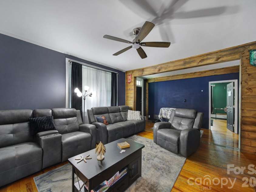 14 Argonne Avenue, Great Falls, SC 29055.  MLS# CAR4414661, YatesRealty ID 46436. 