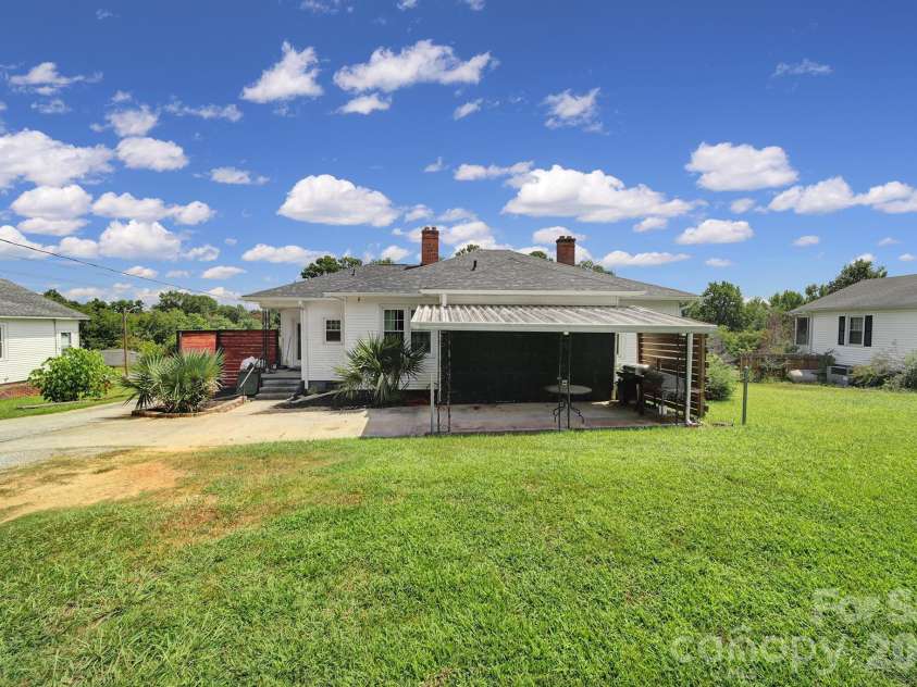 14 Argonne Avenue, Great Falls, SC 29055.  MLS# CAR4414661, YatesRealty ID 46436. 
