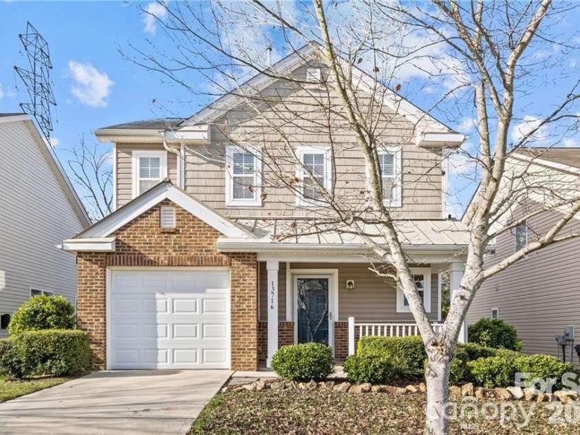 13716 Riding Hill Avenue, Charlotte, NC 28213.  MLS# CAR4414412, YatesRealty ID 46437. 