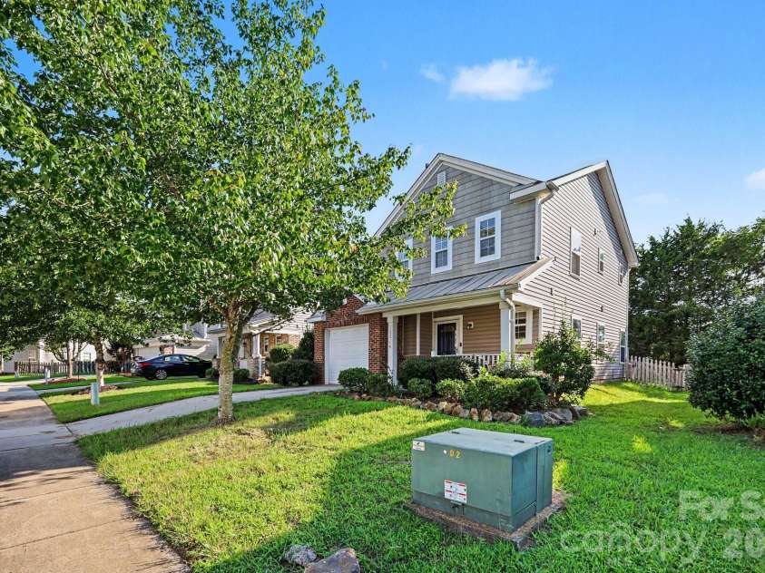 13716 Riding Hill Avenue, Charlotte, NC 28213.  MLS# CAR4414412, YatesRealty ID 46437. 