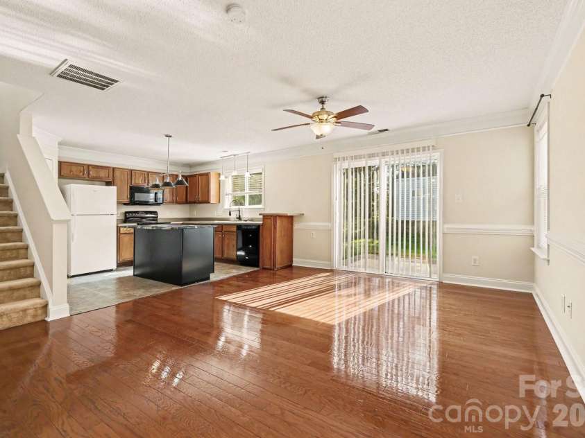 13716 Riding Hill Avenue, Charlotte, NC 28213.  MLS# CAR4414412, YatesRealty ID 46437. 
