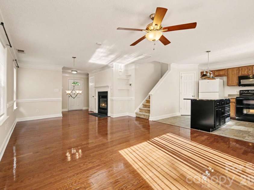13716 Riding Hill Avenue, Charlotte, NC 28213.  MLS# CAR4414412, YatesRealty ID 46437. 