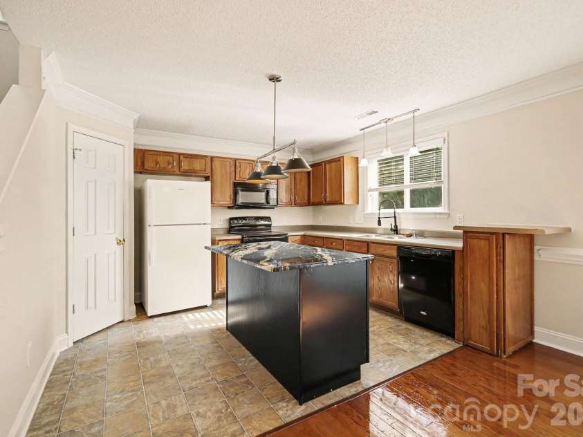 13716 Riding Hill Avenue, Charlotte, NC 28213.  MLS# CAR4414412, YatesRealty ID 46437. 