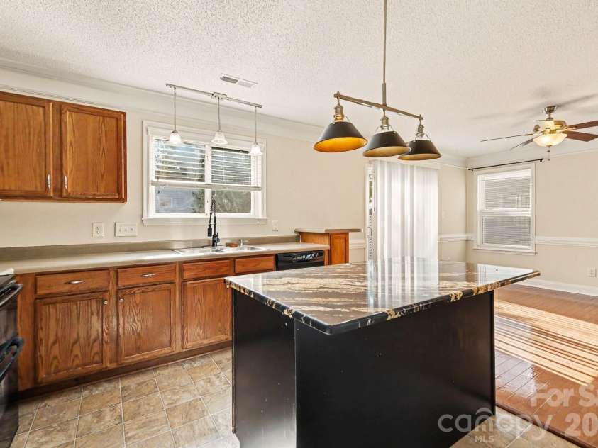 13716 Riding Hill Avenue, Charlotte, NC 28213.  MLS# CAR4414412, YatesRealty ID 46437. 