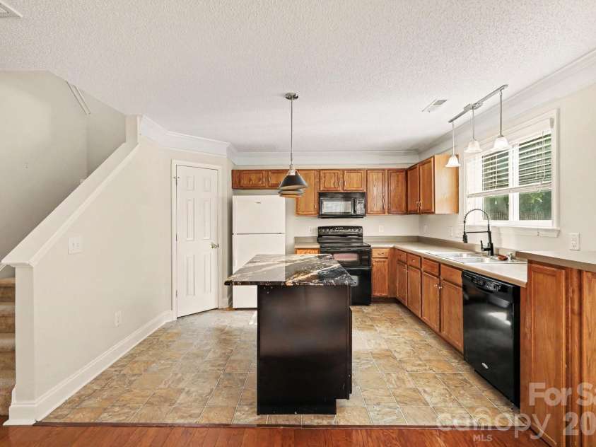 13716 Riding Hill Avenue, Charlotte, NC 28213.  MLS# CAR4414412, YatesRealty ID 46437. 