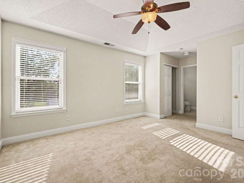 13716 Riding Hill Avenue, Charlotte, NC 28213.  MLS# CAR4414412, YatesRealty ID 46437. 