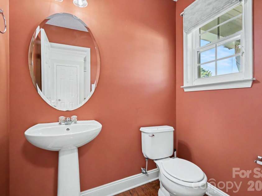 13716 Riding Hill Avenue, Charlotte, NC 28213.  MLS# CAR4414412, YatesRealty ID 46437. 