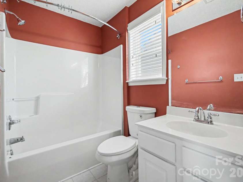 13716 Riding Hill Avenue, Charlotte, NC 28213.  MLS# CAR4414412, YatesRealty ID 46437. 