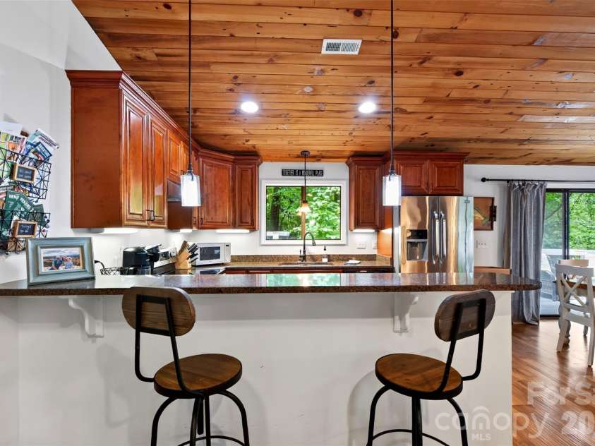2 Bear Rock Loop Road, Hendersonville, NC 28739.  MLS# CAR4414139, YatesRealty ID 46438. 