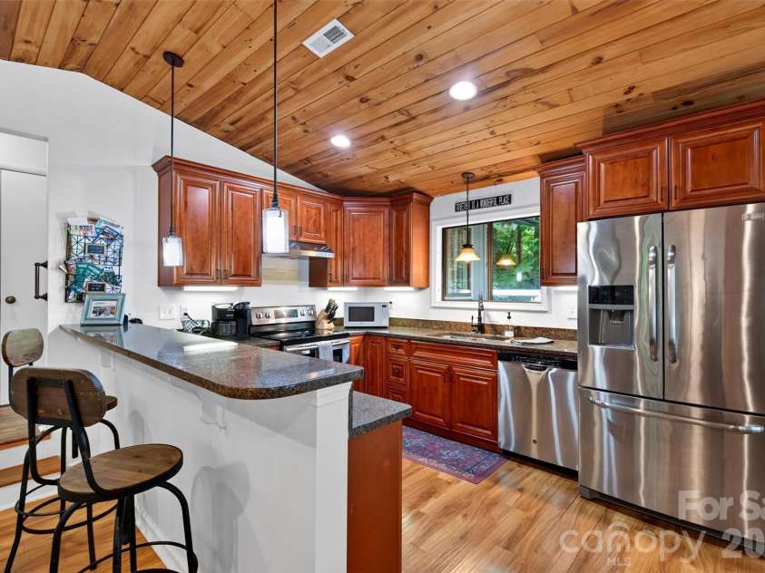 2 Bear Rock Loop Road, Hendersonville, NC 28739.  MLS# CAR4414139, YatesRealty ID 46438. 