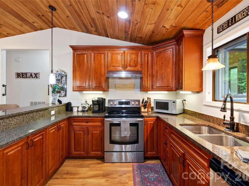 2 Bear Rock Loop Road, Hendersonville, NC 28739.  MLS# CAR4414139, YatesRealty ID 46438. 