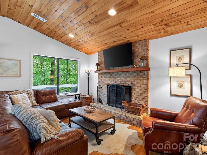 2 Bear Rock Loop Road, Hendersonville, NC 28739.  MLS# CAR4414139, YatesRealty ID 46438. 