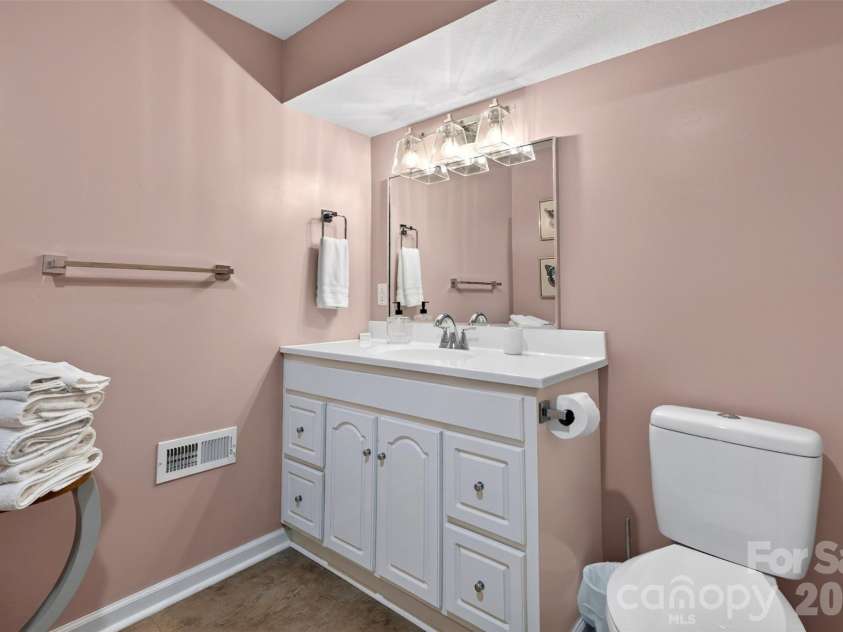 2 Bear Rock Loop Road, Hendersonville, NC 28739.  MLS# CAR4414139, YatesRealty ID 46438. 